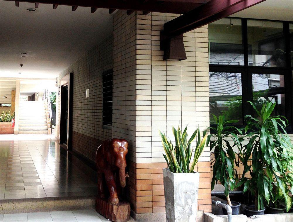 P.T. Court Hotel Bangkok Luaran gambar