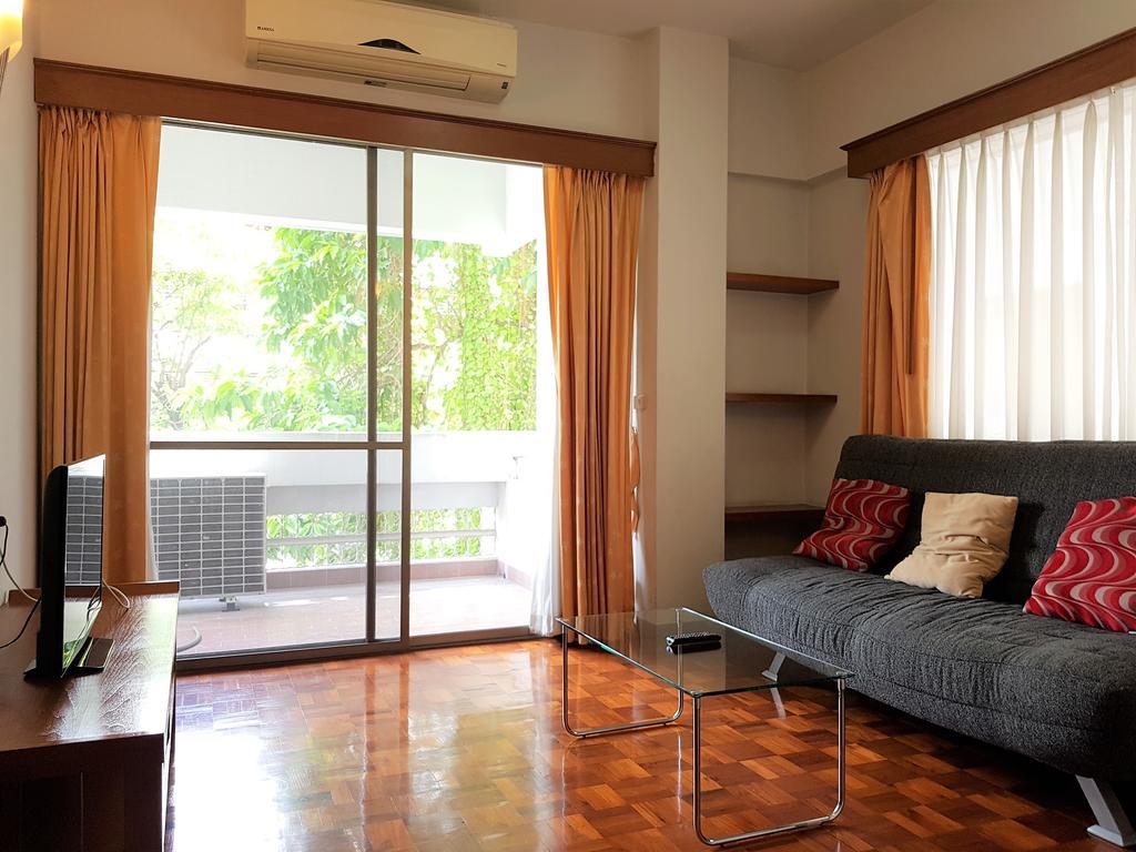 P.T. Court Hotel Bangkok Luaran gambar