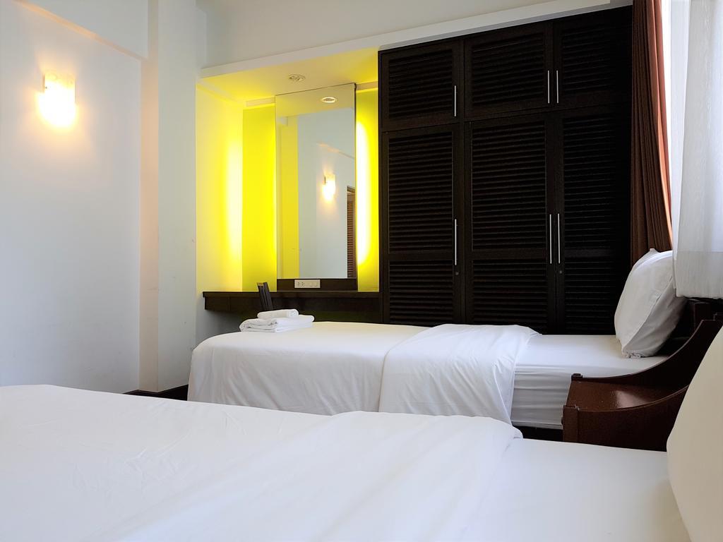 P.T. Court Hotel Bangkok Luaran gambar