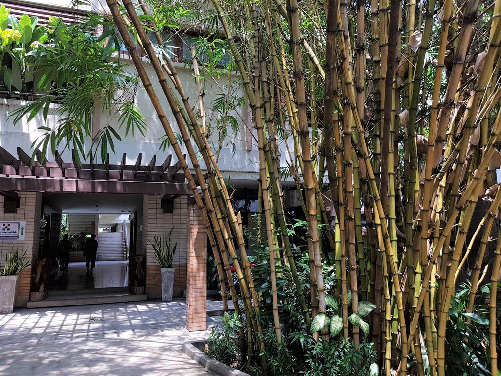 P.T. Court Hotel Bangkok Luaran gambar