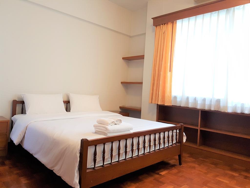 P.T. Court Hotel Bangkok Luaran gambar