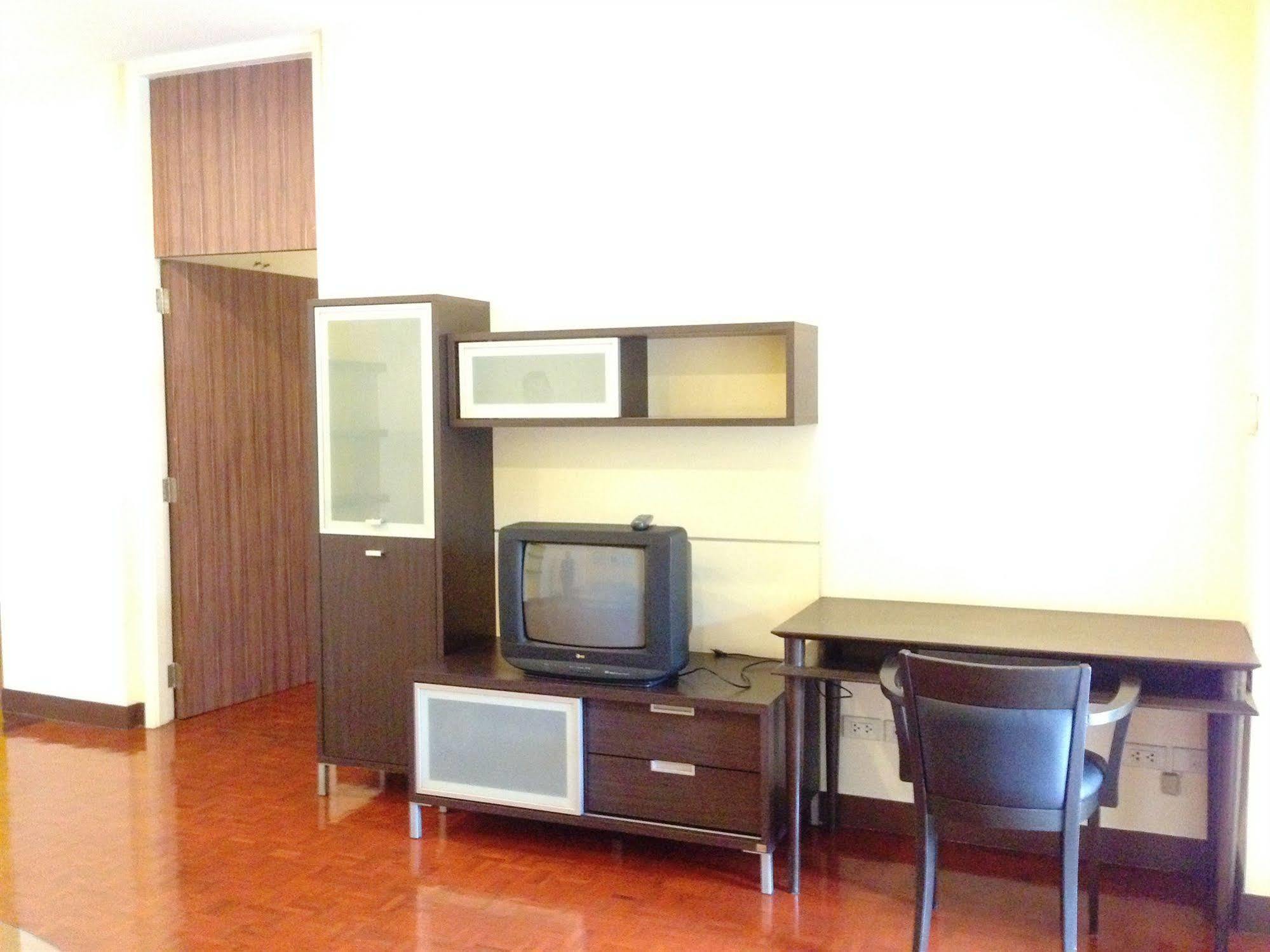 P.T. Court Hotel Bangkok Luaran gambar