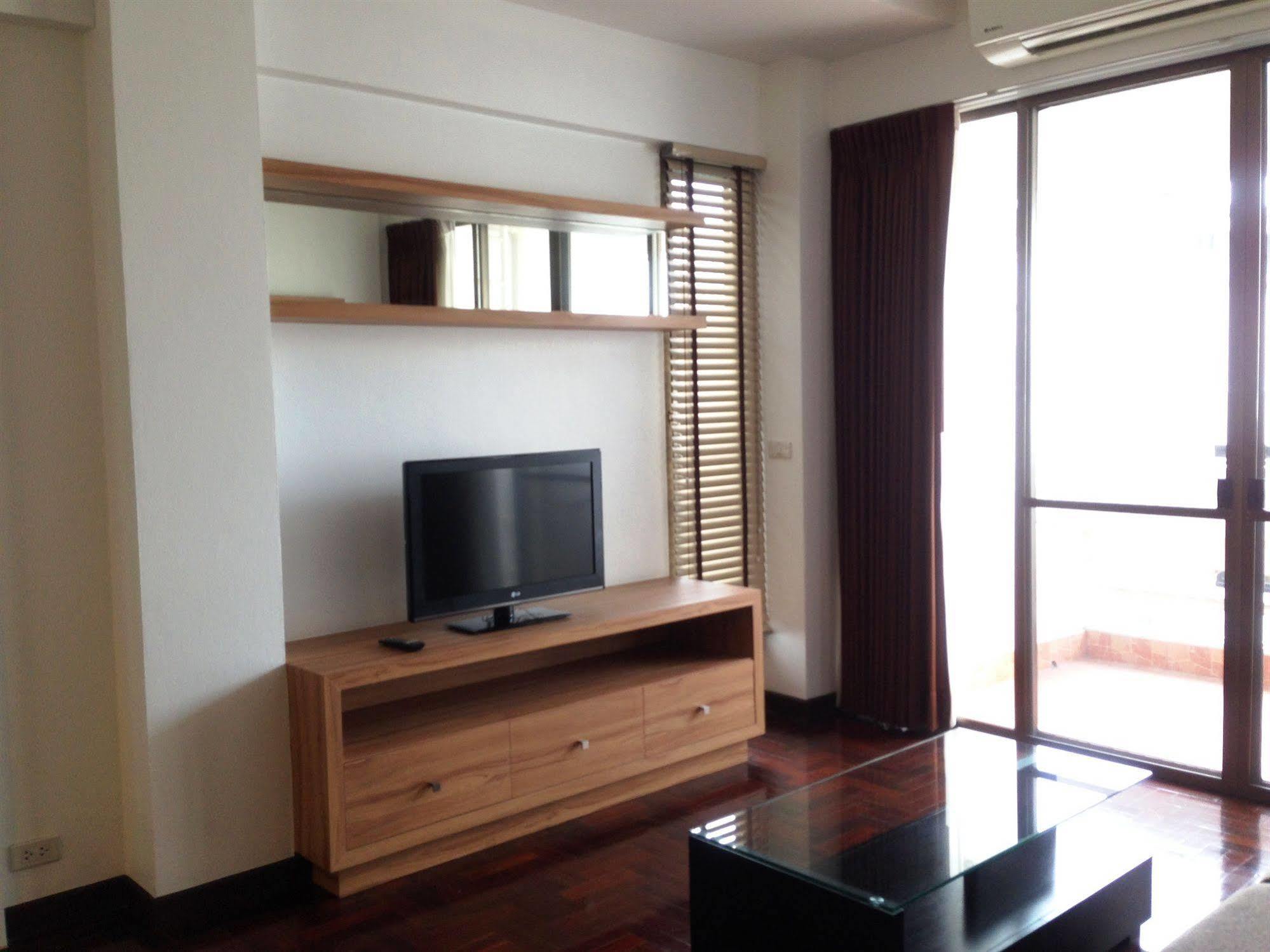 P.T. Court Hotel Bangkok Luaran gambar