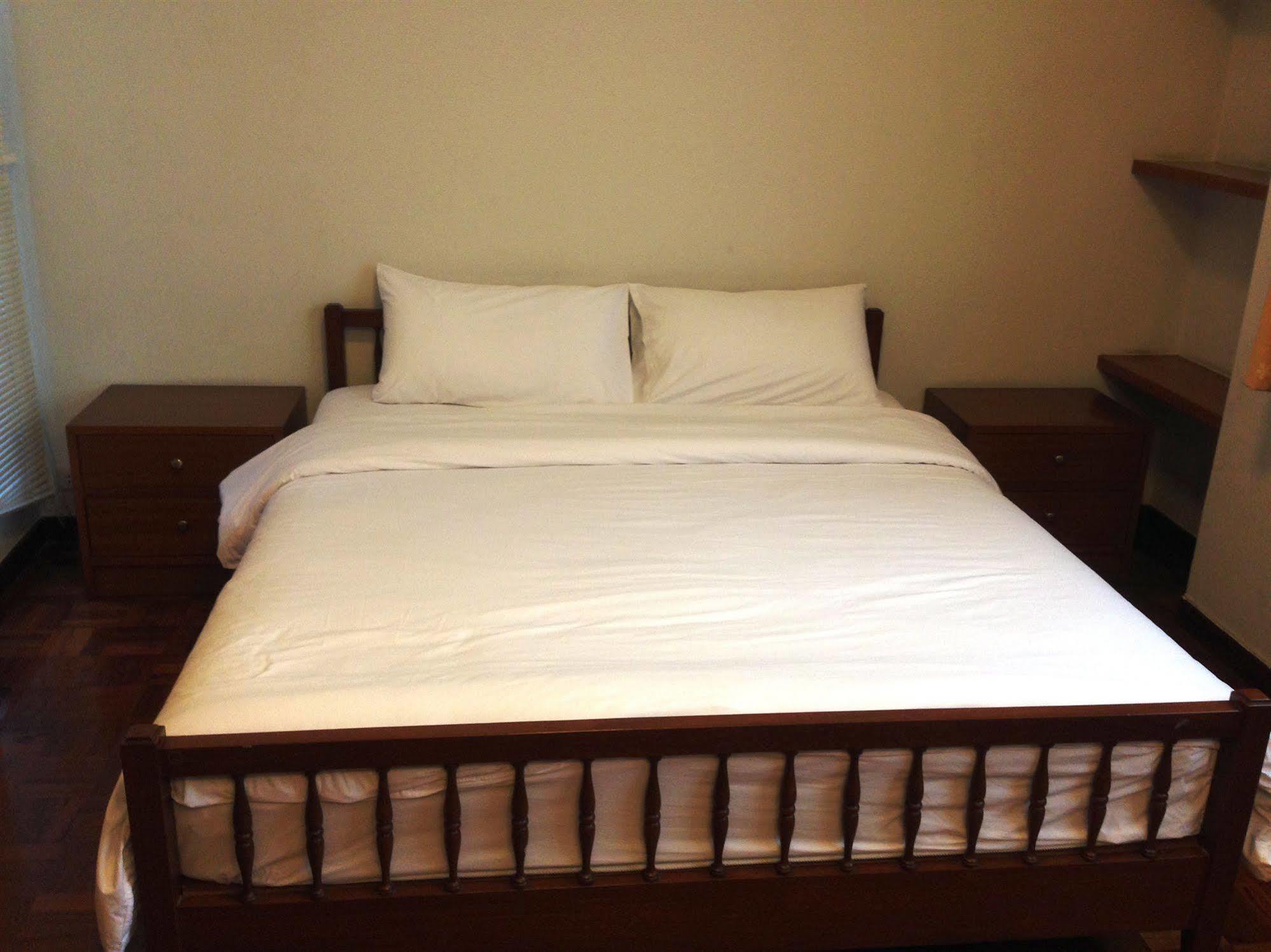 P.T. Court Hotel Bangkok Luaran gambar