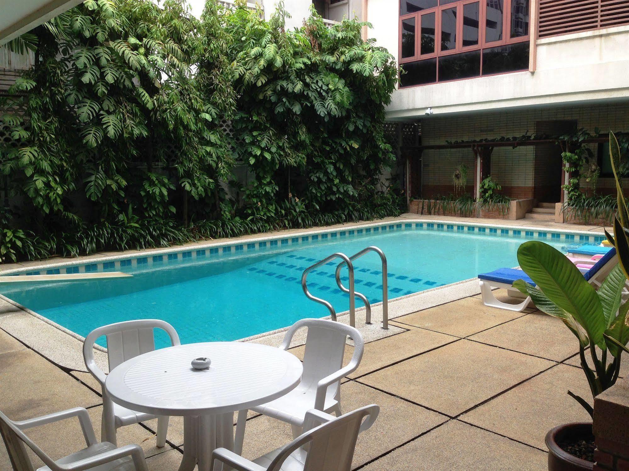 P.T. Court Hotel Bangkok Luaran gambar